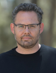 אורי אדם
